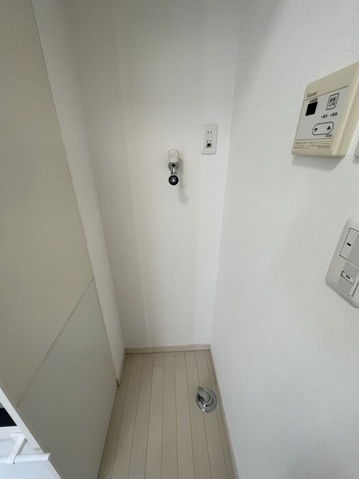 物件内観写真15　(洗濯機置場)