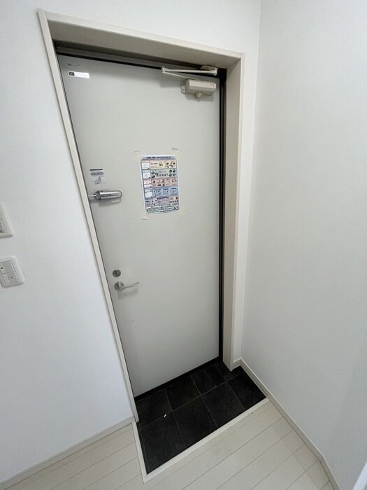 物件内観写真17　(玄関)