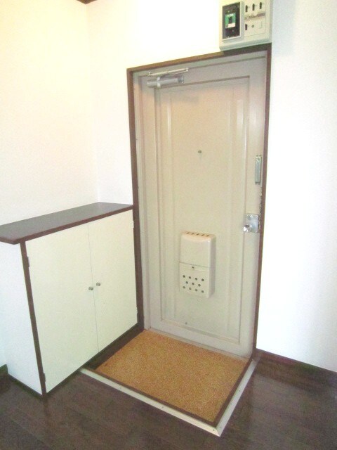 物件内観写真14　(玄関)