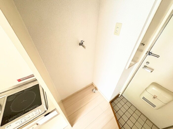 物件内観写真12　(洗濯機置場)