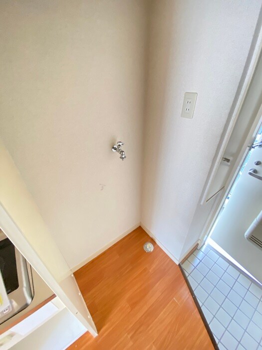 物件内観写真12　(洗濯機置場)