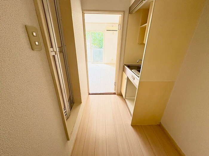 物件内観写真16　(廊下)