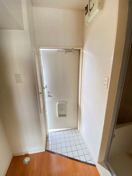 物件内観写真17　(玄関)