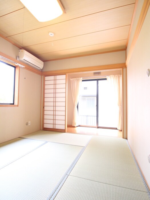 物件内観写真8　(居室)