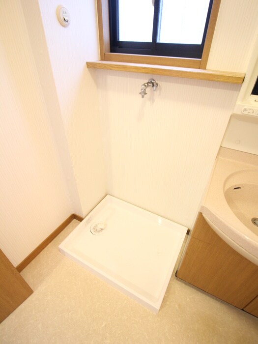 物件内観写真15　(洗濯機置場)