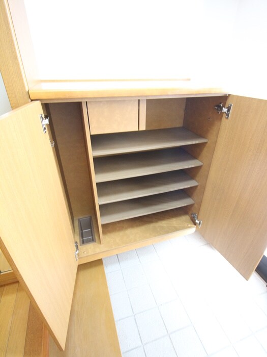 物件内観写真18　(靴箱)