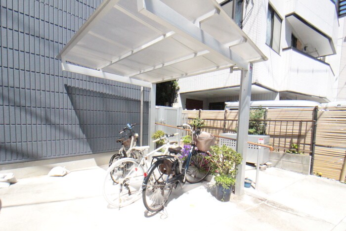 物件外観写真6　(駐輪場)