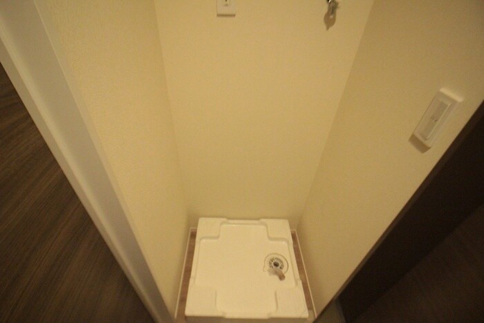 物件内観写真15　(洗濯機置場)