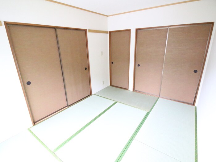 物件内観写真9　(居室)