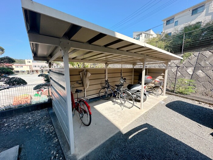 物件外観写真3　(駐輪場)