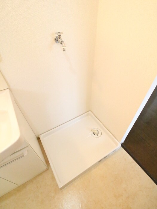 物件内観写真15　(洗濯機置場)