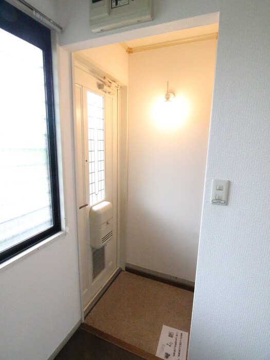 物件内観写真18　(洗濯機置場)