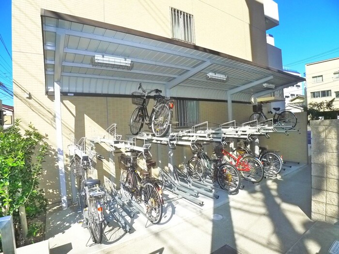 物件外観写真5　(駐輪場)