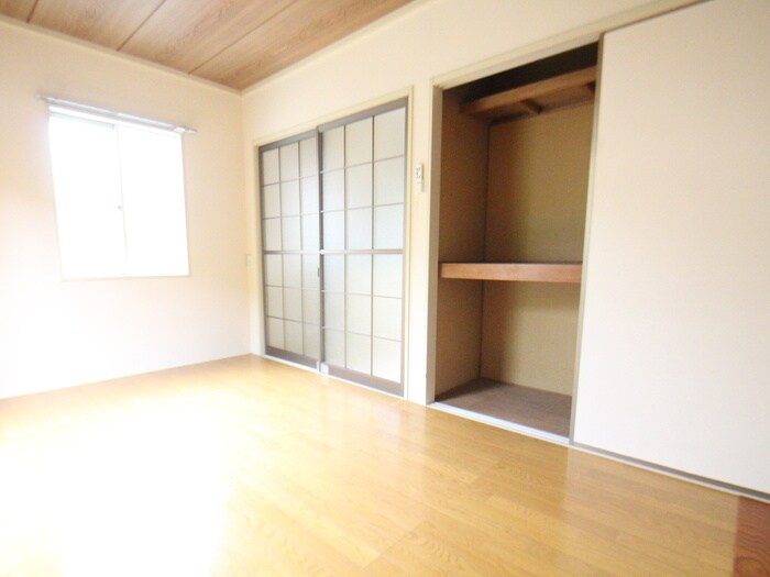 物件内観写真4　(居室)