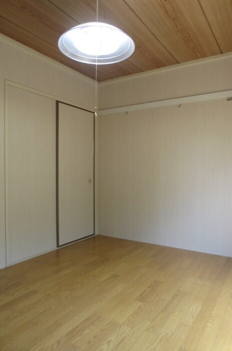 物件内観写真4　(居室)