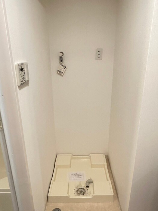 物件内観写真15　(洗濯機置場)