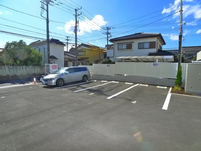 物件外観写真4　(駐車場)