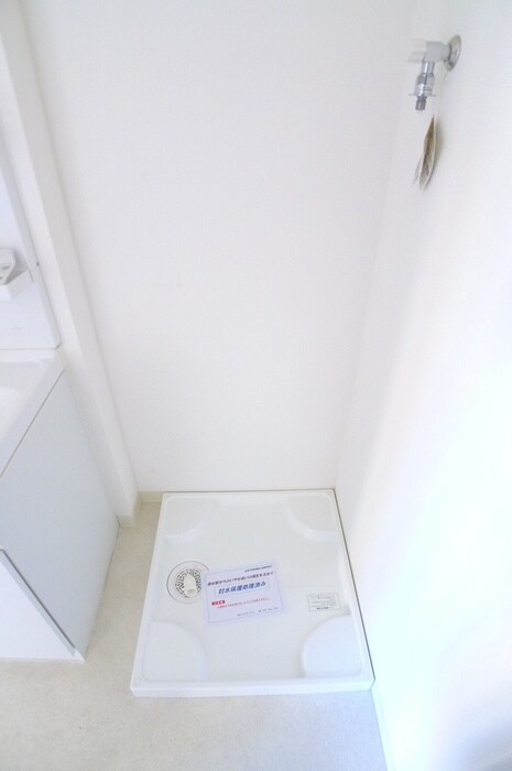 物件内観写真11　(洗濯機置場)