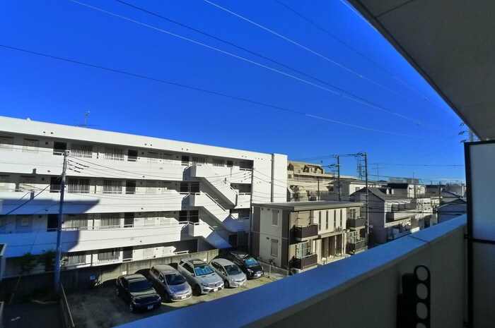 物件内観写真16　(室内からの展望)