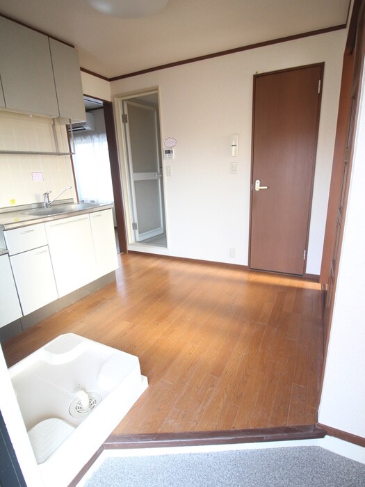 物件内観写真13　(玄関)