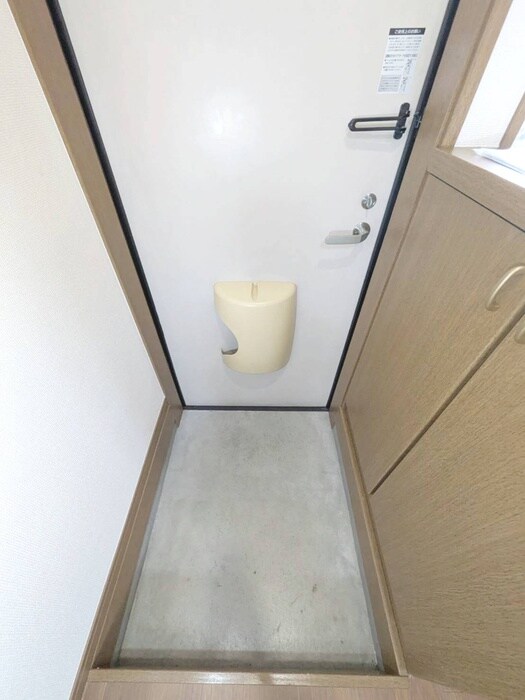 物件内観写真18　(玄関)