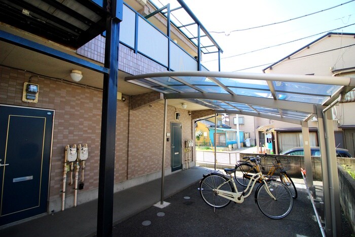 物件外観写真3　(駐輪場)