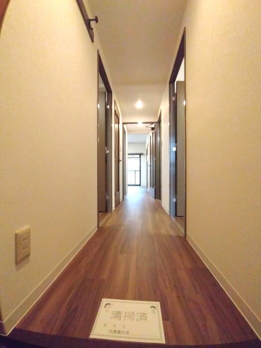 物件内観写真16　(廊下)