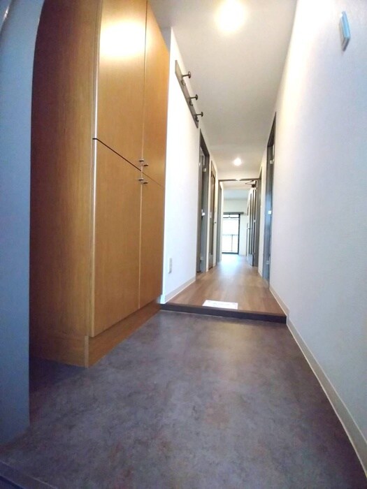 物件内観写真18　(玄関)