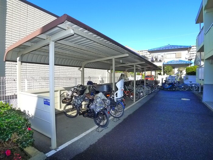 物件外観写真5　(駐輪場)