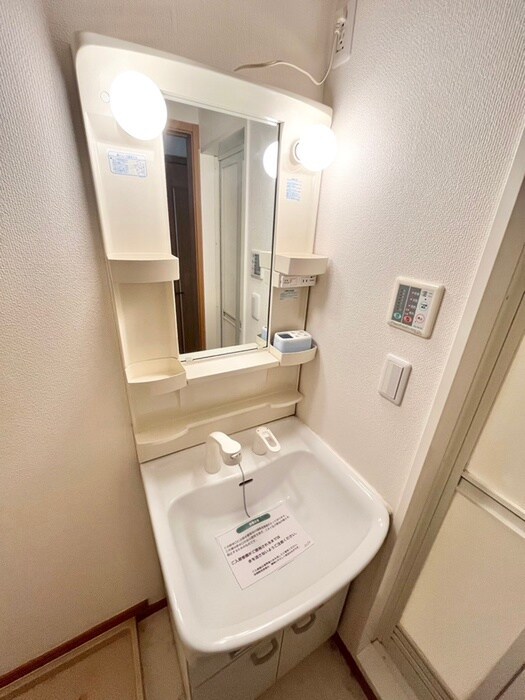 物件内観写真13　(洗面)