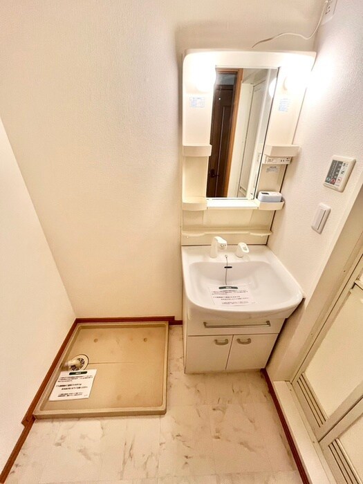 物件内観写真14　(洗濯機置場)