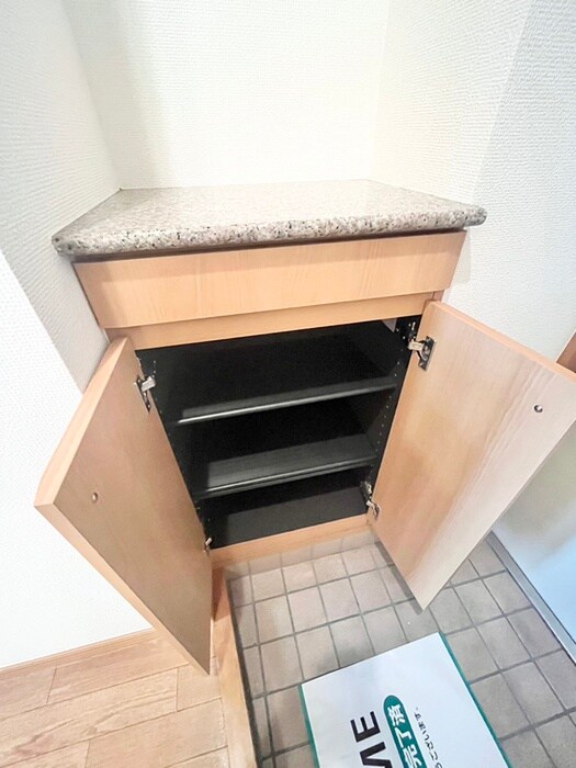 物件内観写真17　(玄関)