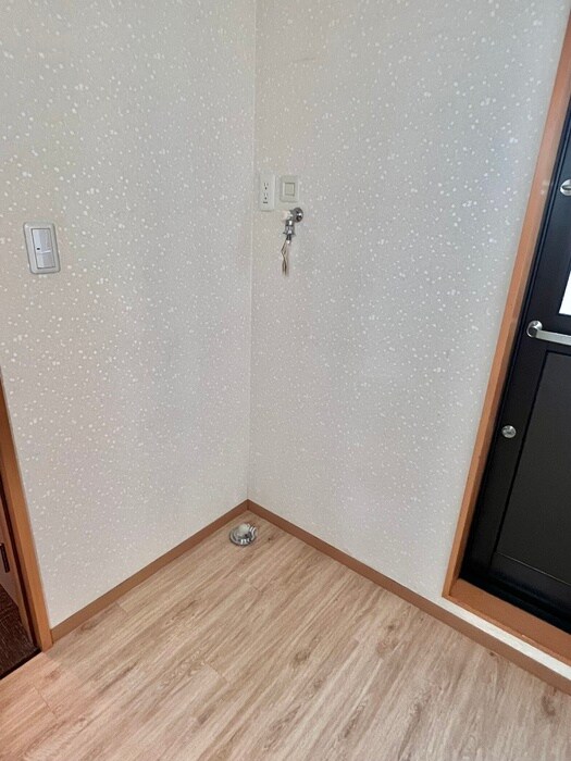 物件内観写真15　(洗濯機置場)