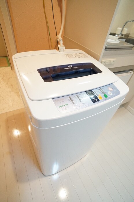 物件内観写真16　(洗濯機置場)