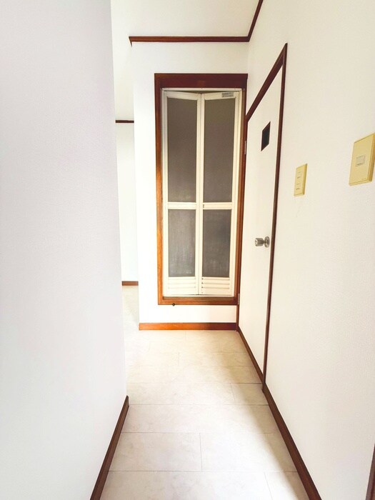 物件内観写真13　(廊下)