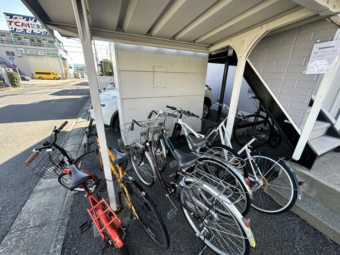 物件外観写真3　(駐輪場)