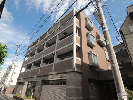 クオーツ英外観写真