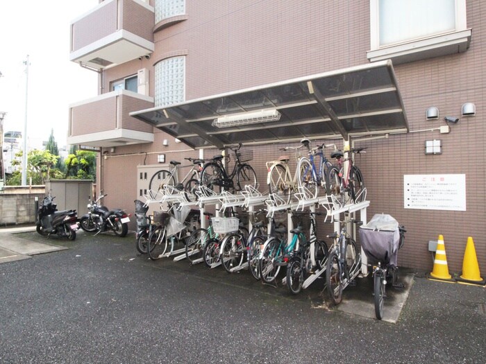 物件外観写真4　(駐輪場)