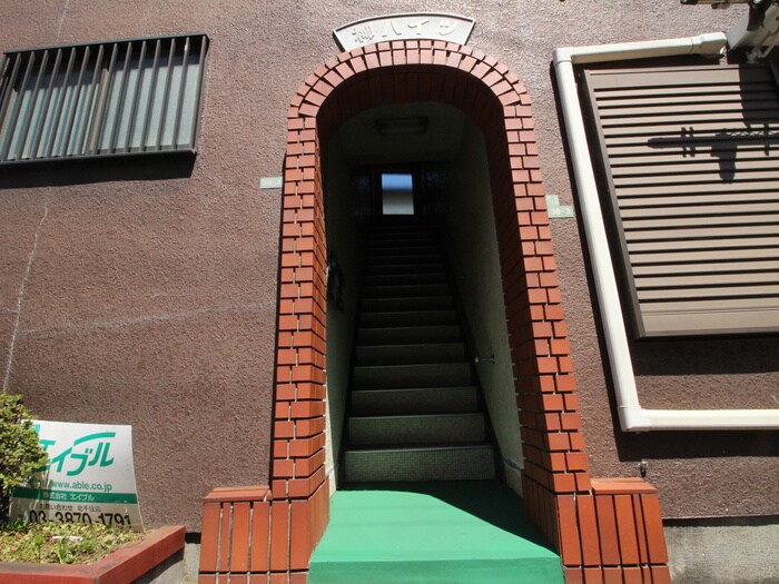 物件外観写真5　(エントランス部分)