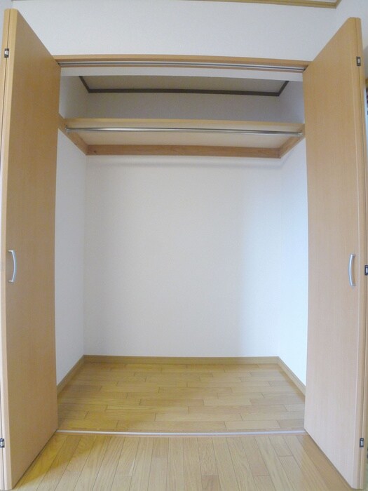 物件内観写真12　(収納)