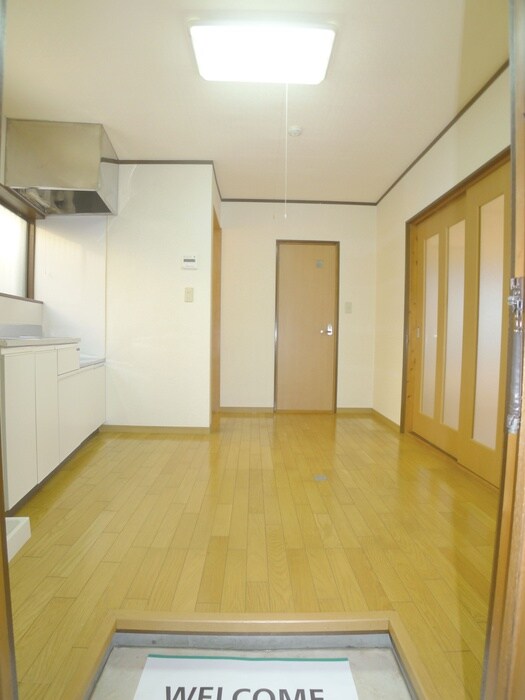 物件内観写真16　(玄関)