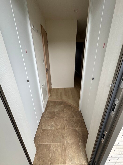 物件内観写真18　(玄関)