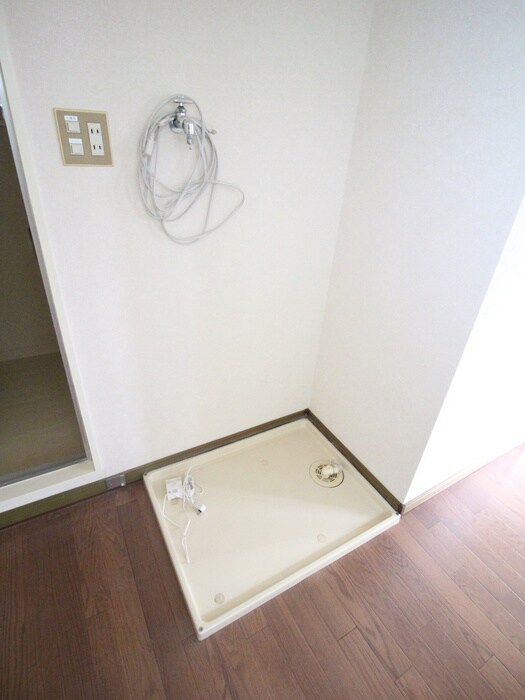 物件内観写真14　(洗濯機置場)