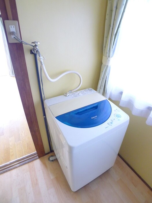 物件内観写真12　(洗濯機置場)