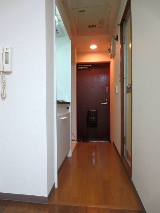 物件内観写真10　(玄関)