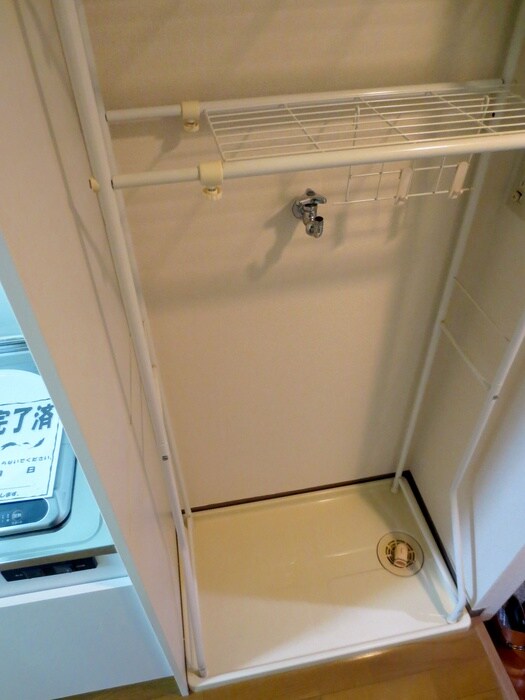 物件内観写真14　(洗濯機置場)