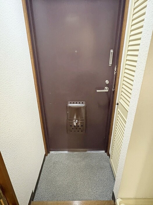 物件内観写真16　(玄関)