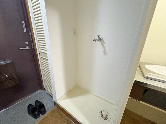 物件内観写真17　(洗濯機置場)