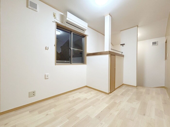 物件内観写真5　(室内からの展望)