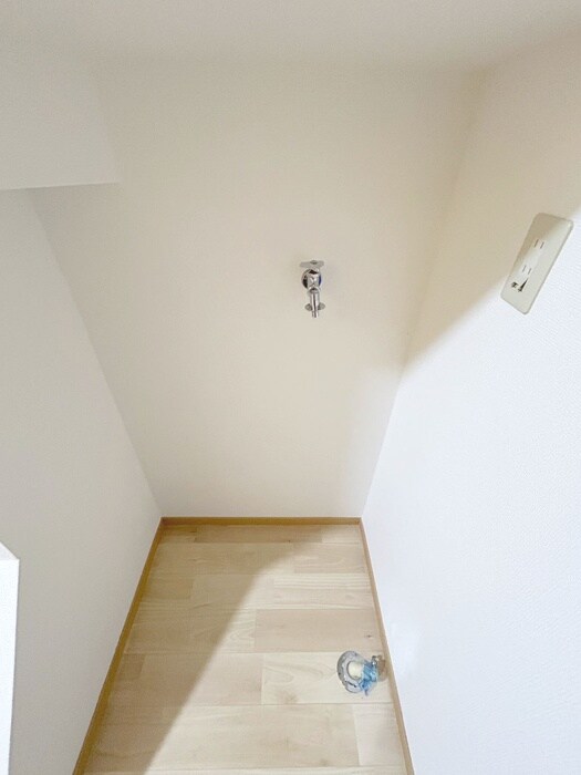 物件内観写真13　(洗濯機置場)